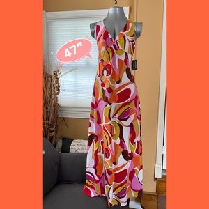 🌼Beautifully colorful maxi halter dress.